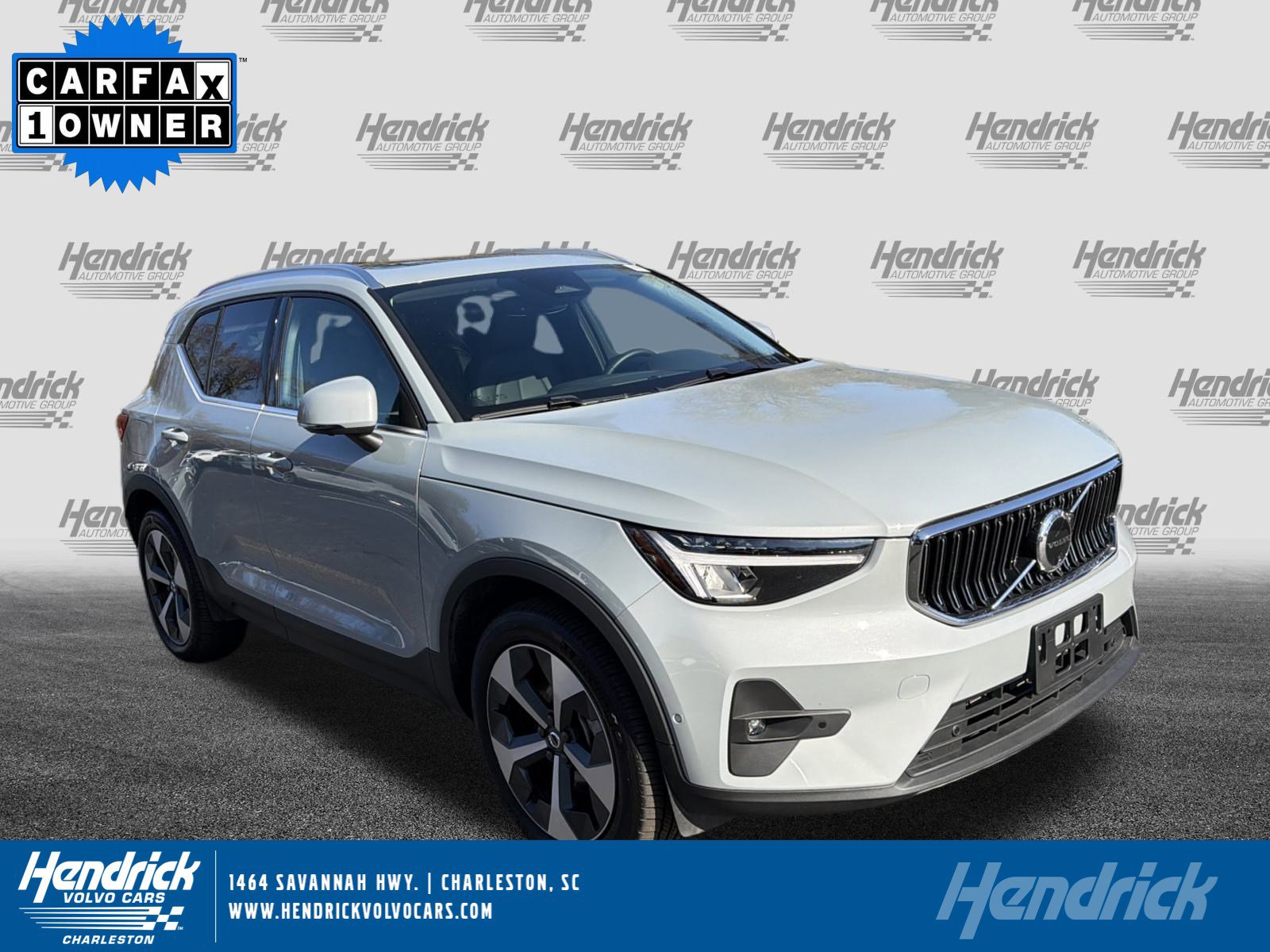 2025 Volvo XC40 Plus's photo