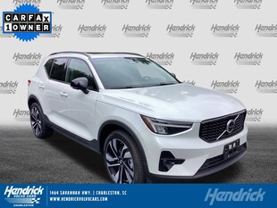 2025 Volvo XC40 Plus Dark Theme SUV
