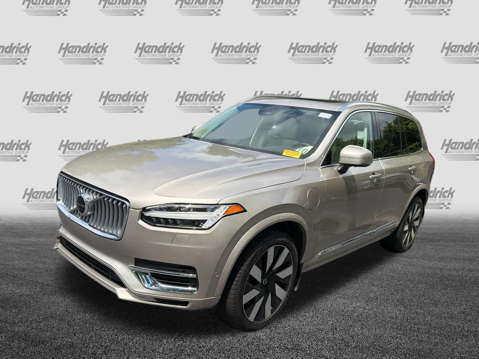 Volvo XC90 Recharge Plug-In Hybrid Plus Bright Theme