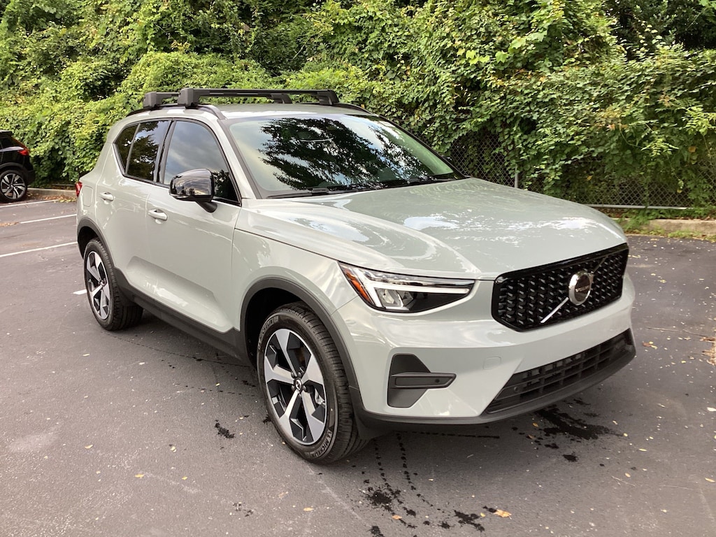 Certified 2026 Volvo XC40 Core SUV