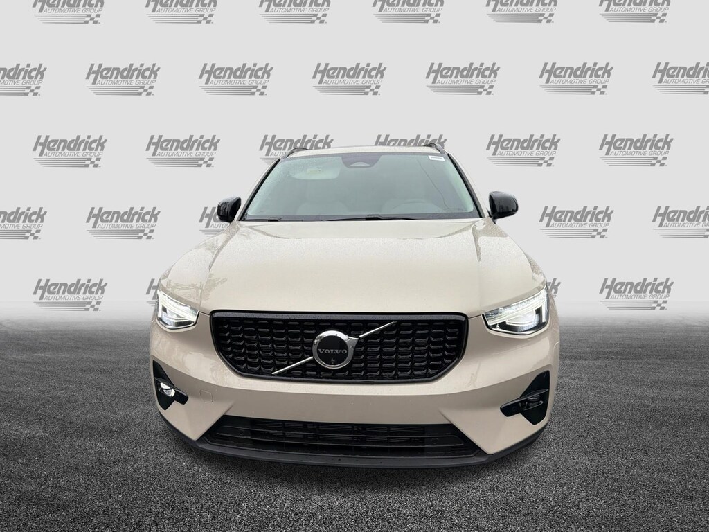 New 2026 Volvo XC40 B4 Plus SUV