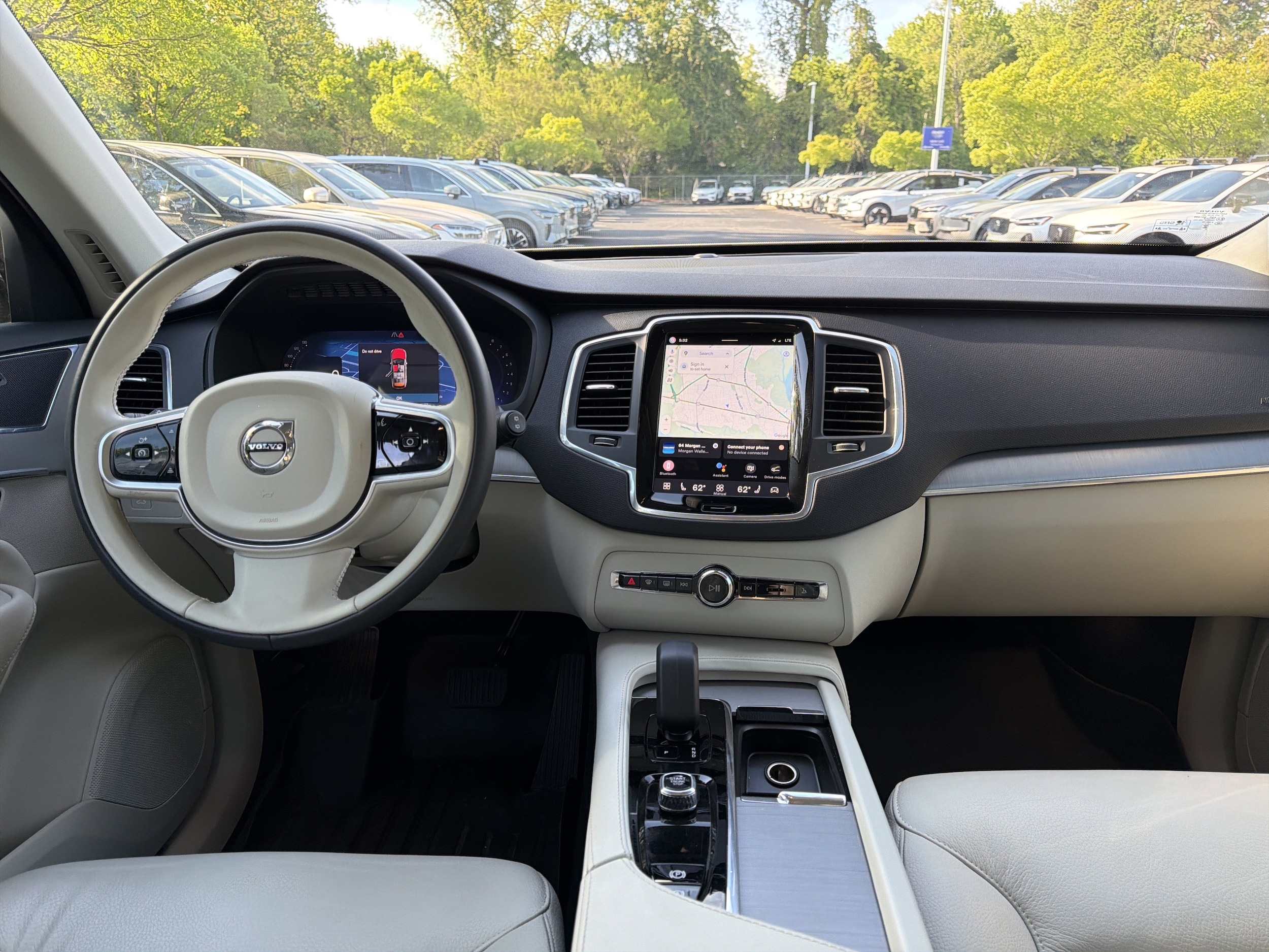 2025 Volvo XC90 Core photo 4