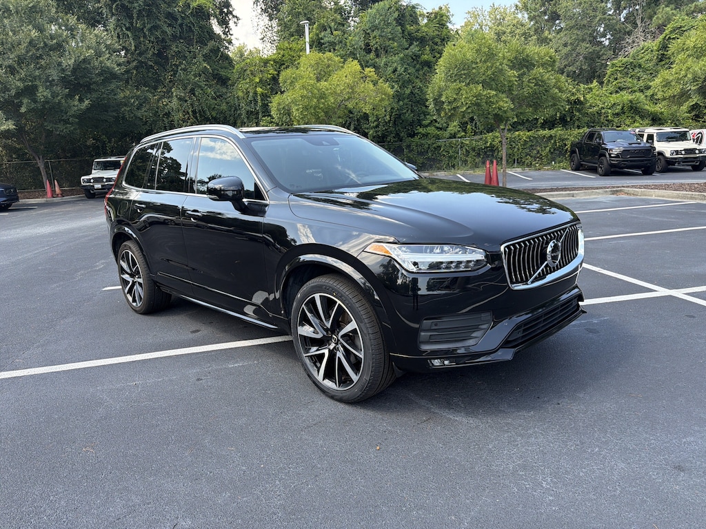 Used 2022 Volvo XC90 Momentum SUV