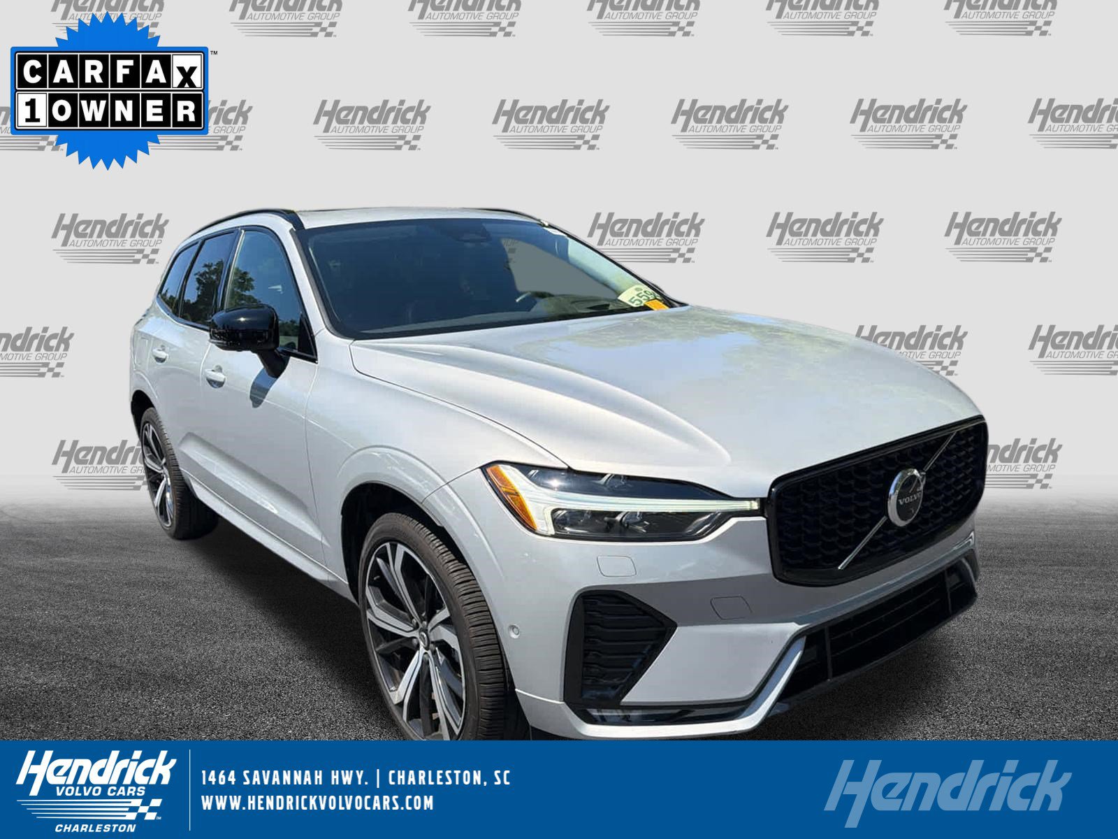 2023 Volvo XC60 B5 Ultimate Dark Theme FWD's photo
