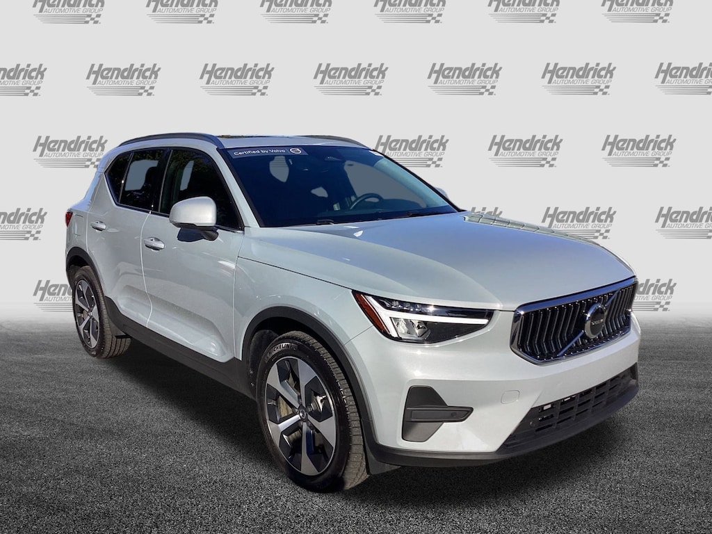 Certified 2025 Volvo XC40 Core Bright Theme SUV
