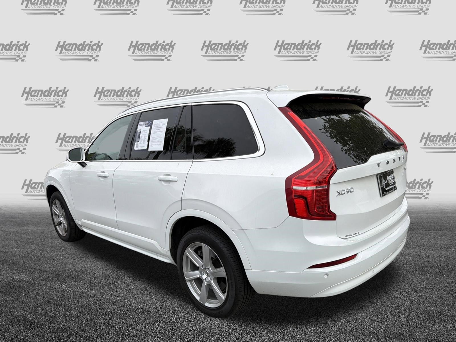 2023 Volvo XC90 Core photo 3