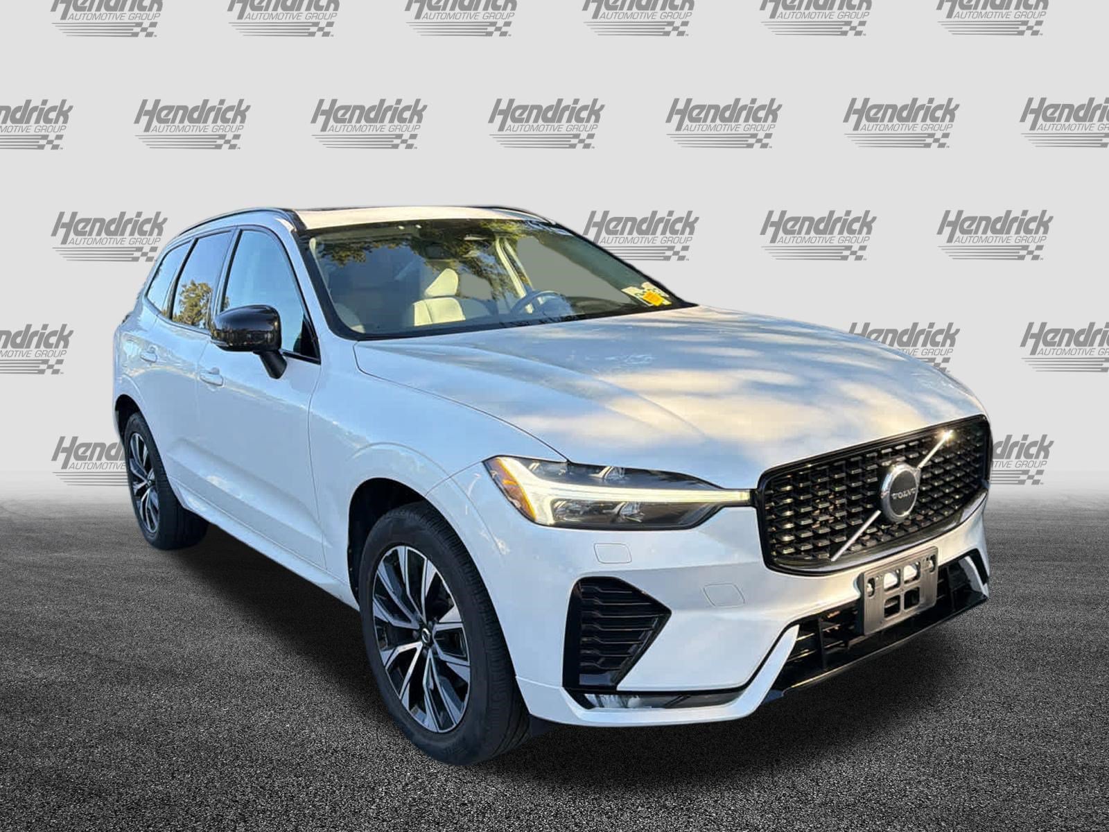 2024 Volvo XC60 Core Dark Theme SUV