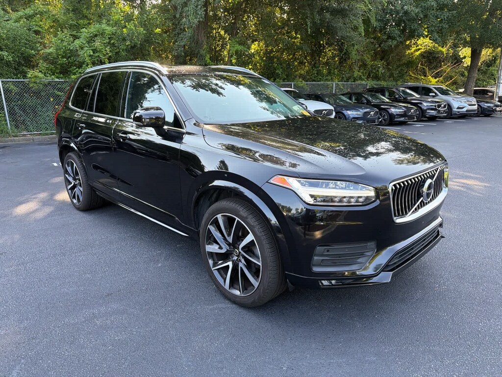 Used 2022 Volvo XC90 Momentum SUV
