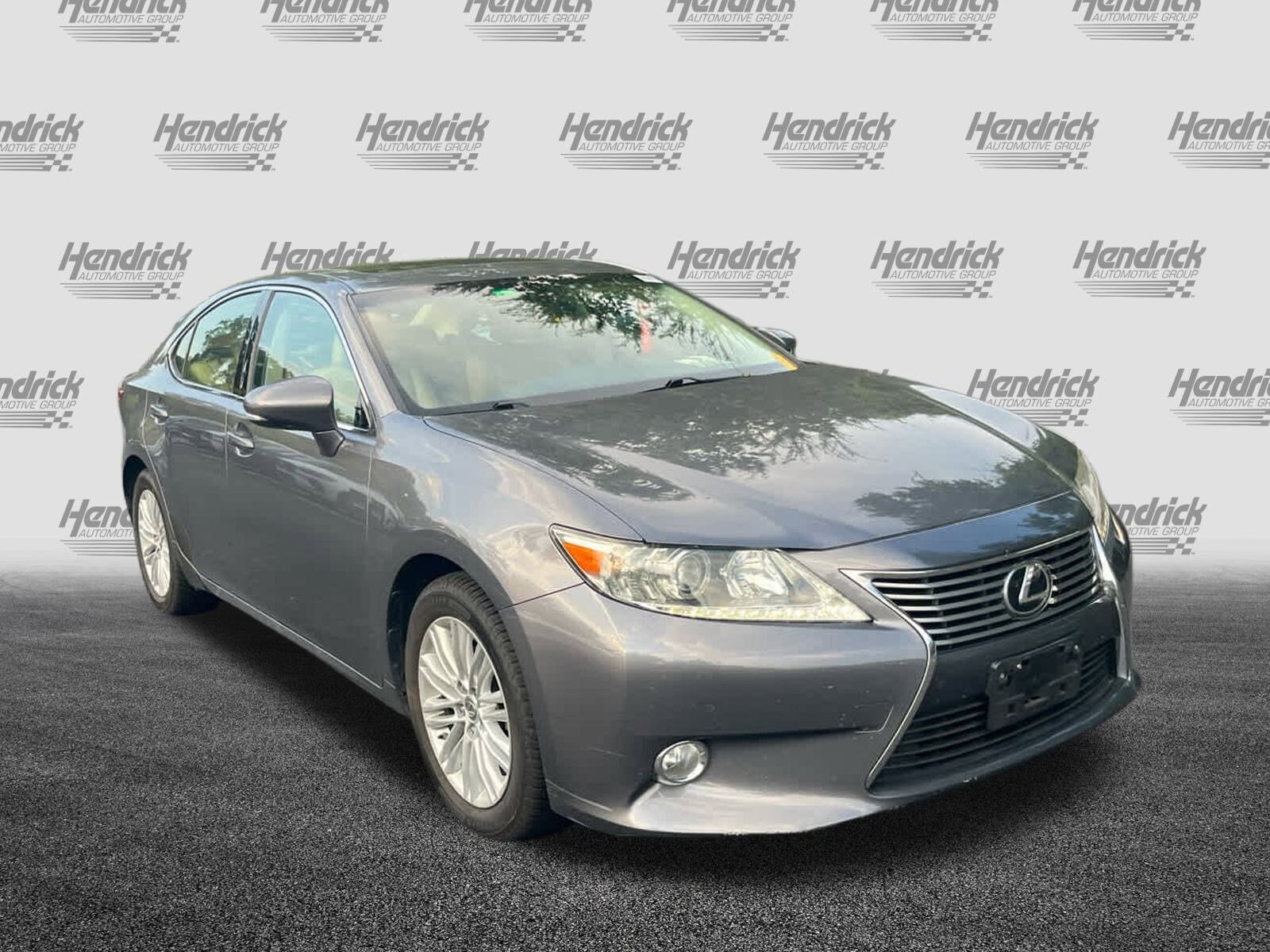 2013 Lexus ES 350 photo 2