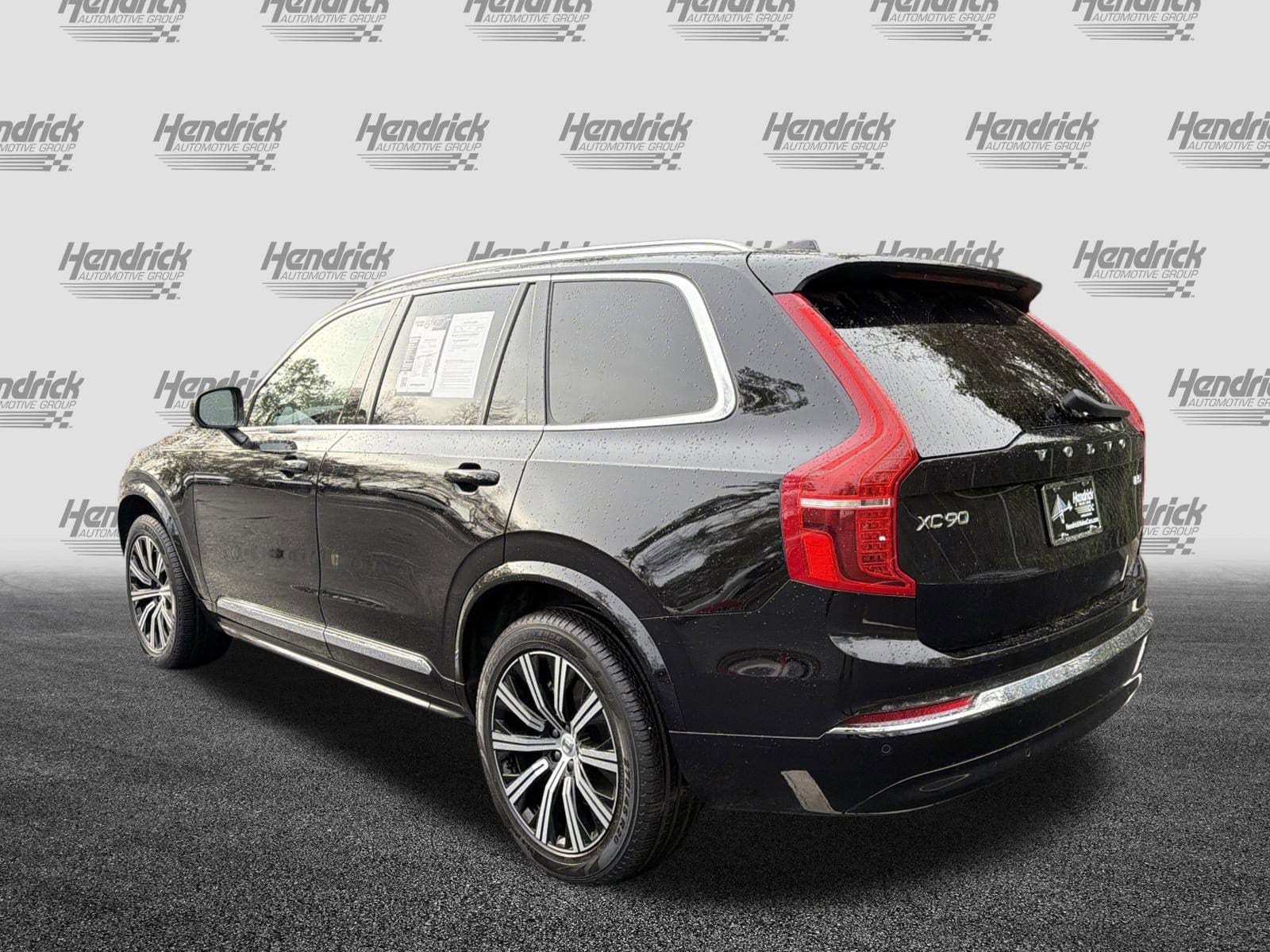 2025 Volvo XC90 Core photo 3