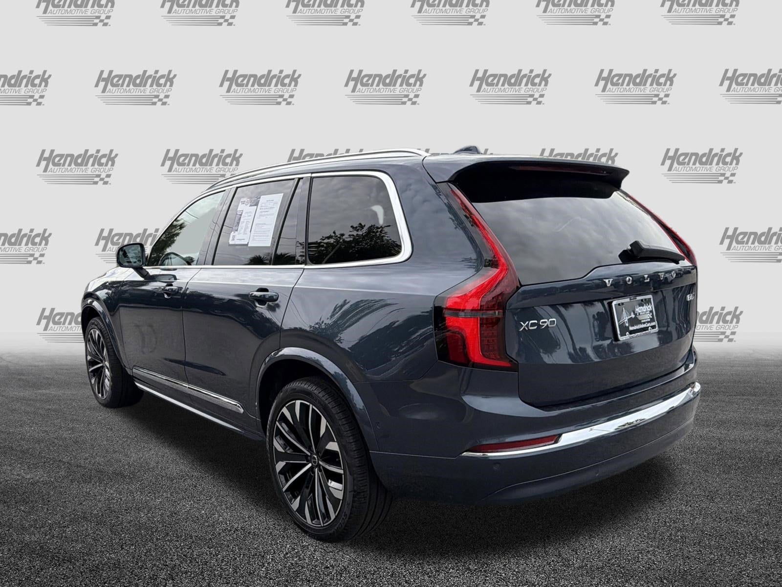 2025 Volvo XC90 Plus photo 3
