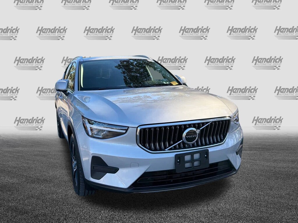 Certified 2025 Volvo XC40 Core Bright Theme SUV