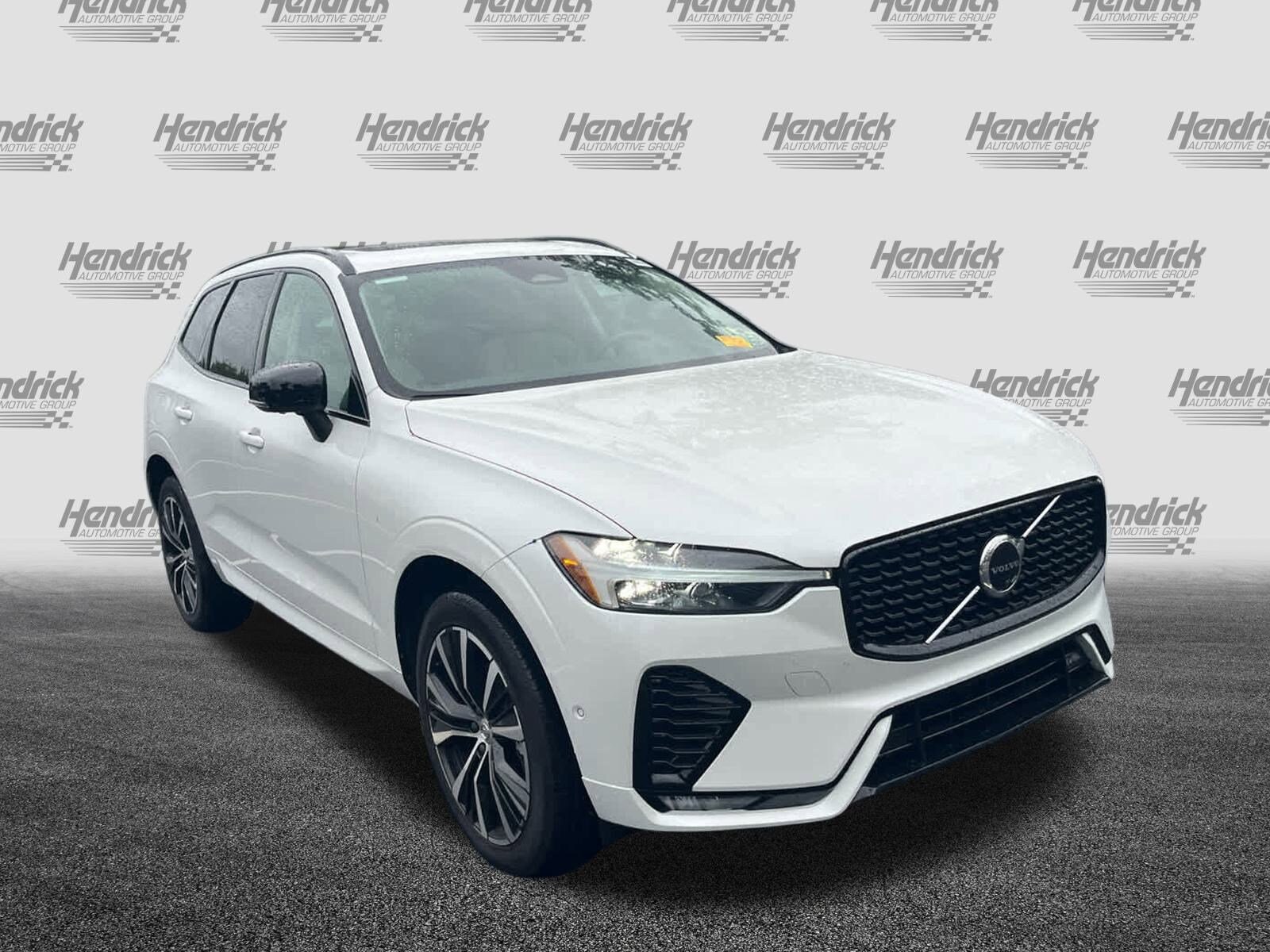 2023 Volvo XC60 Plus photo 3
