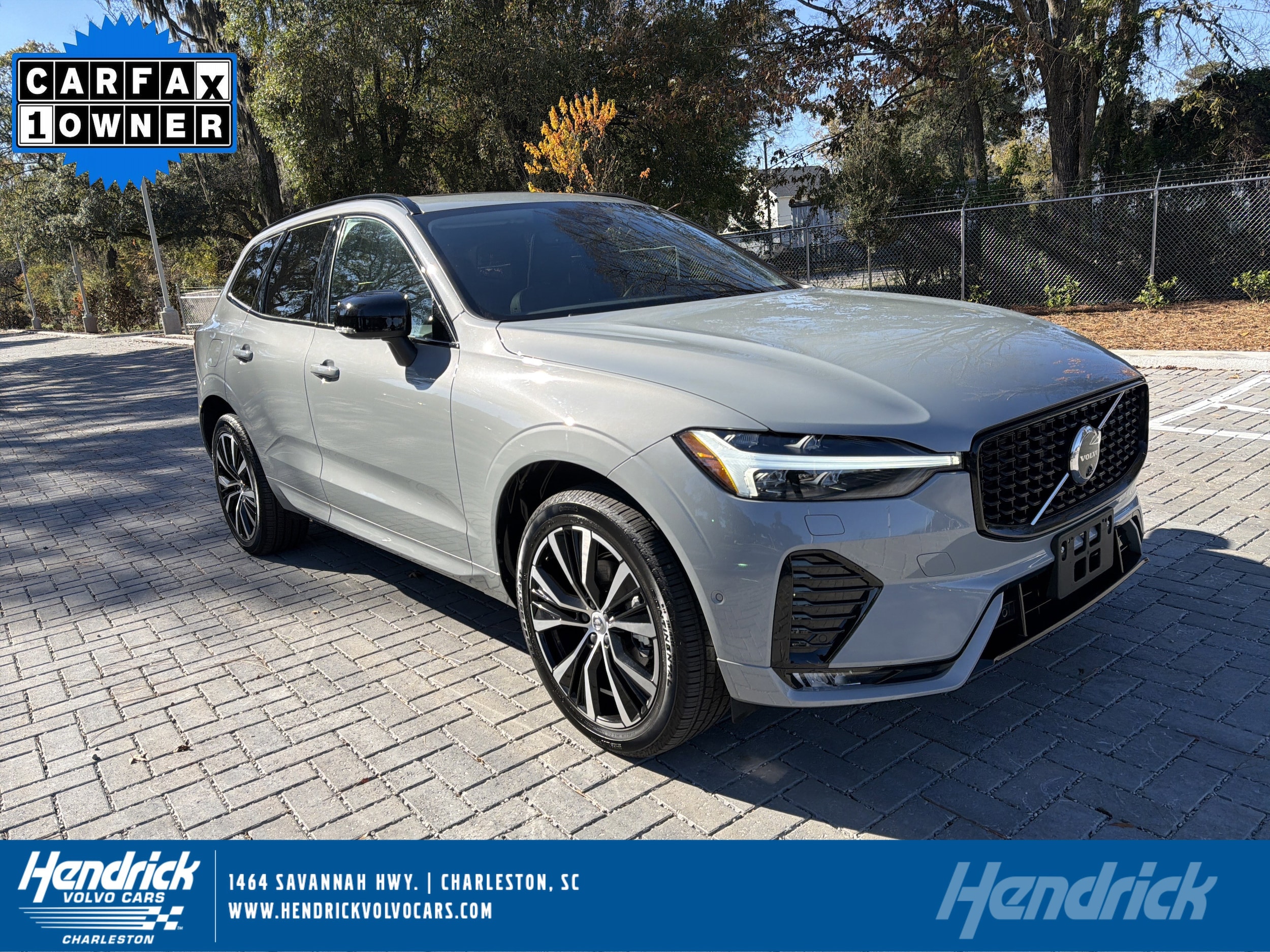 2025 Volvo XC60 Plus's photo