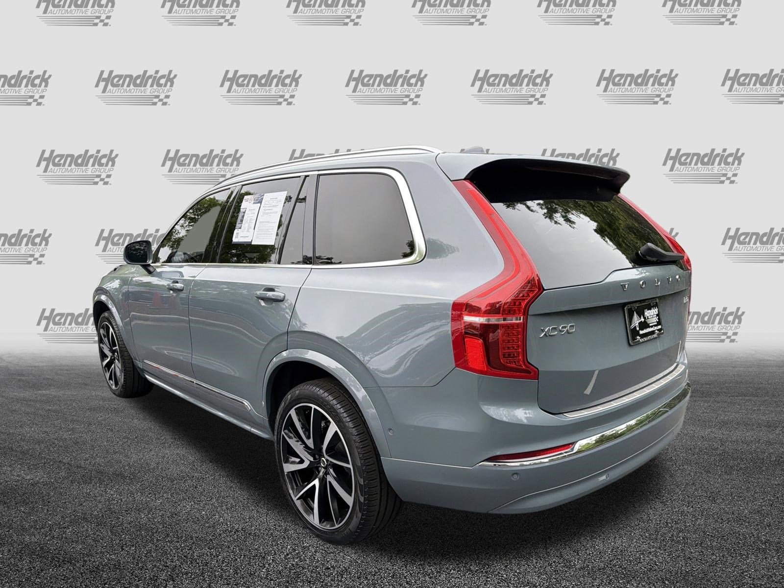2023 Volvo XC90 Plus photo 3