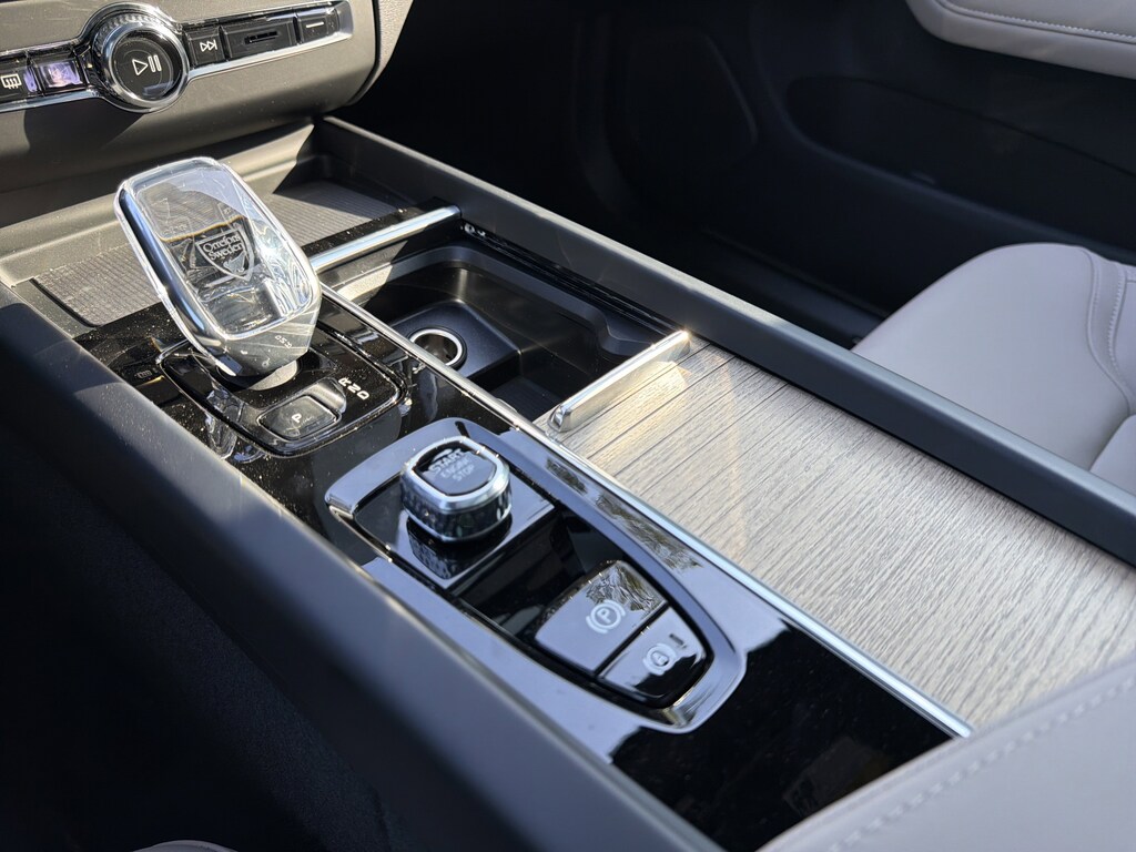New 2026 Volvo XC60 B5 Plus SUV