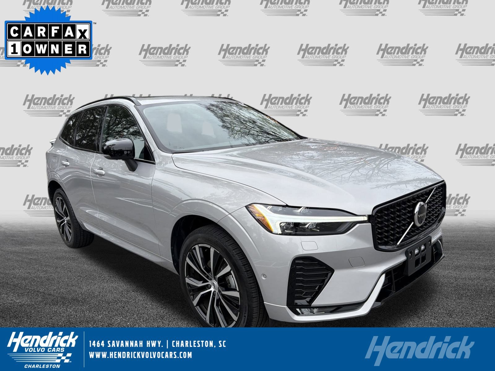 2025 Volvo XC60 Plus's photo