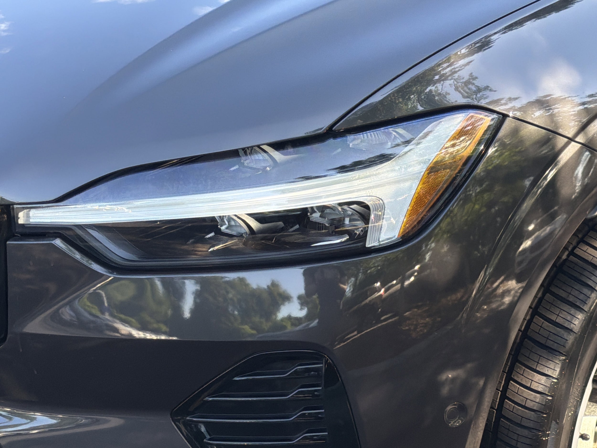 2023 Volvo XC60 Ultimate Dark Theme photo 5