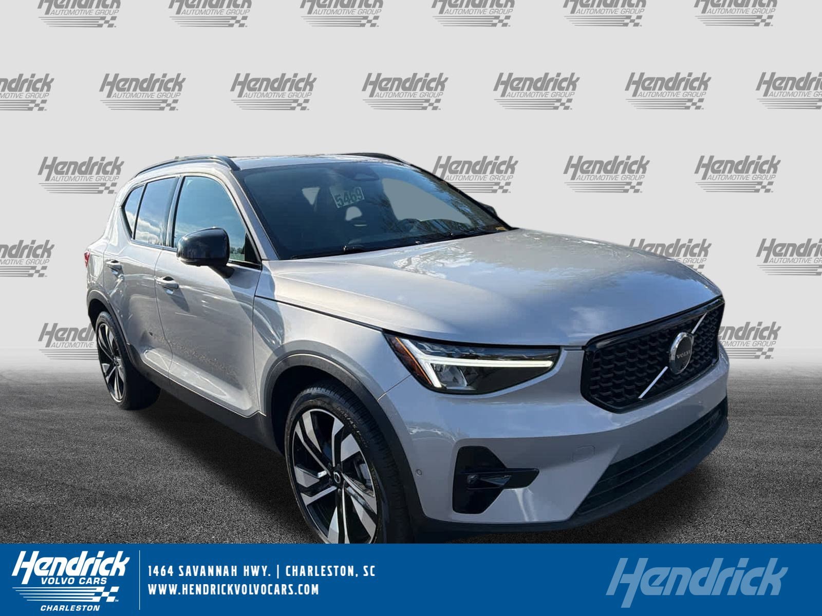 2025 Volvo XC40 Plus's photo