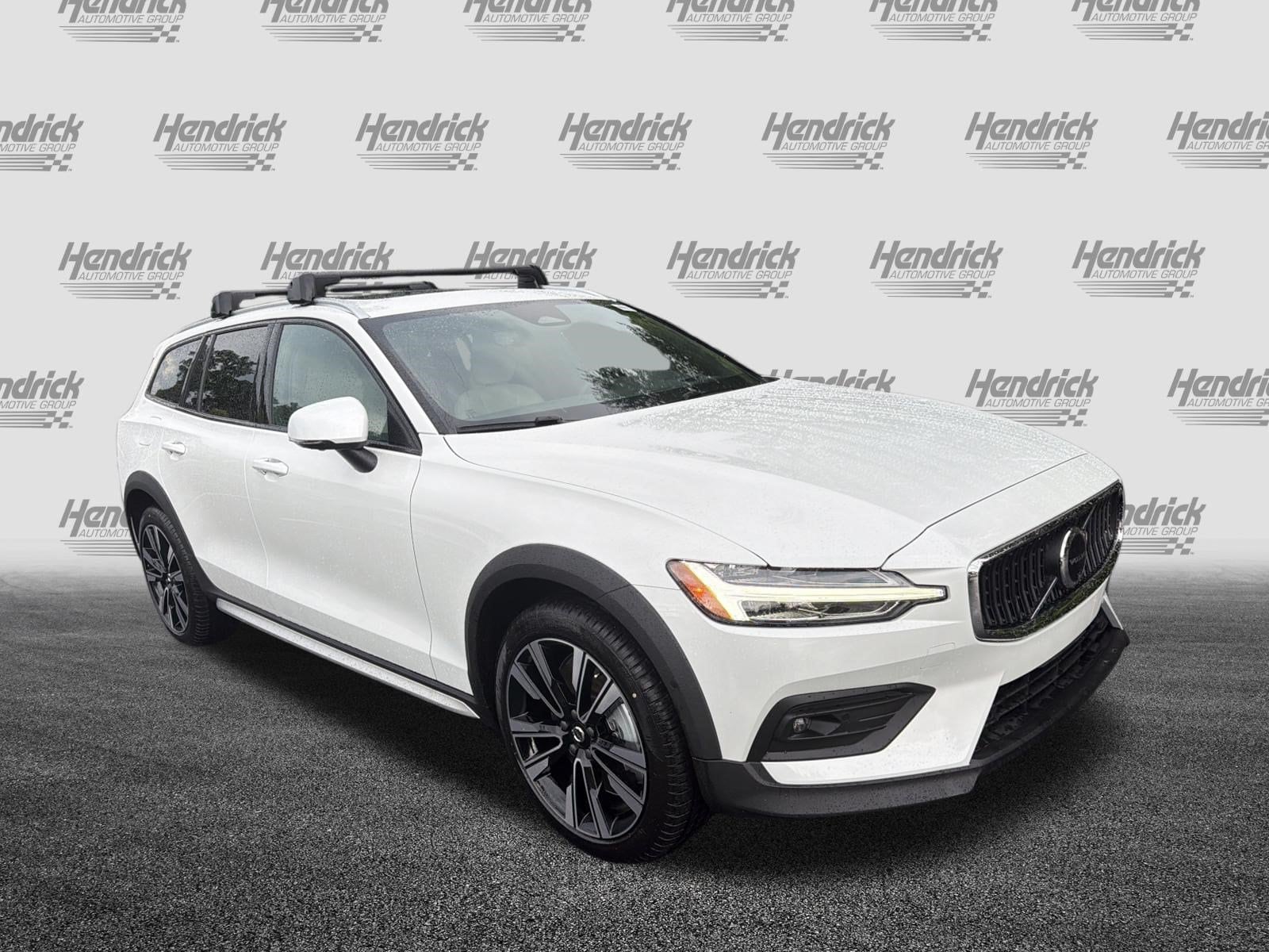 Volvo V60 Cross Country B5 Ultra