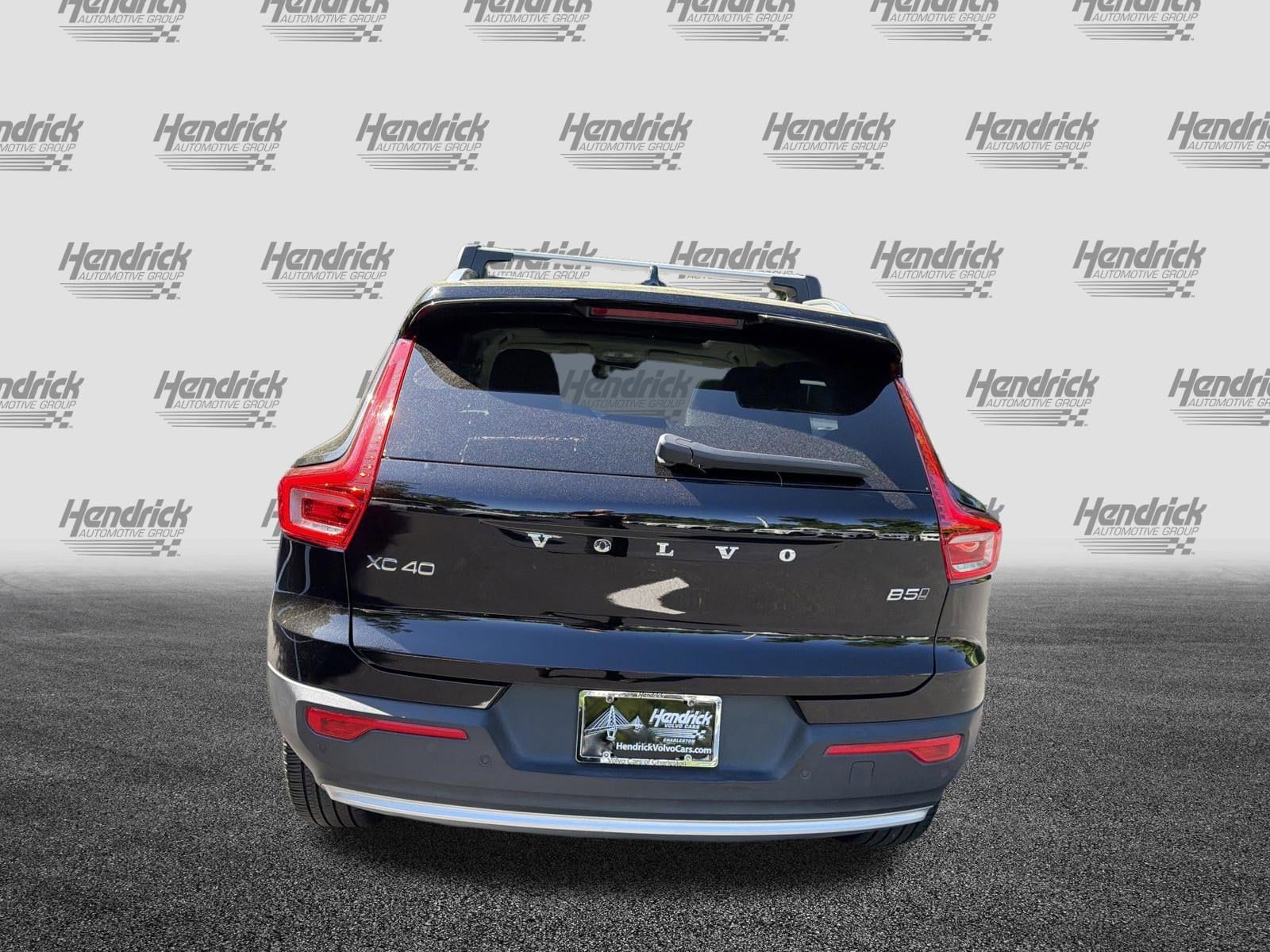 2023 Volvo XC40 Plus Bright Theme photo 6