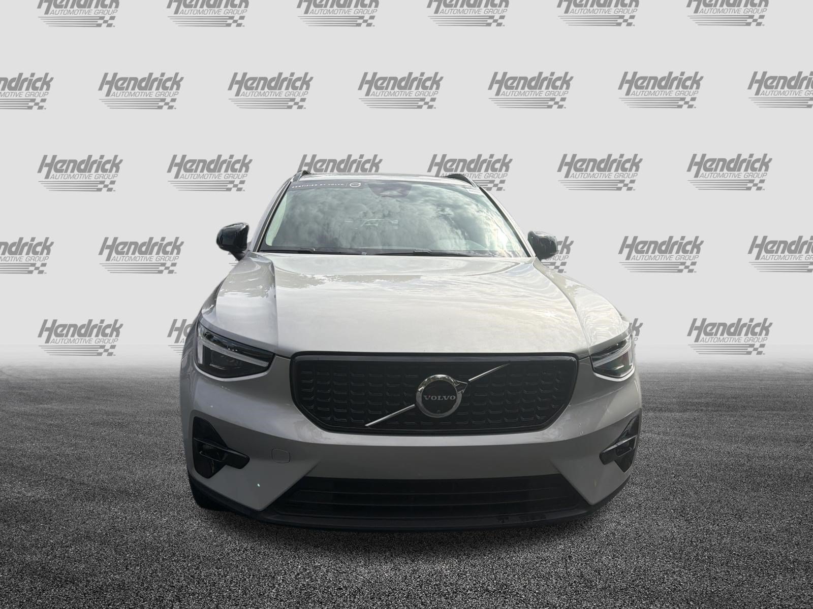 Certified 2025 Volvo XC40 Ultra Dark Theme SUV
