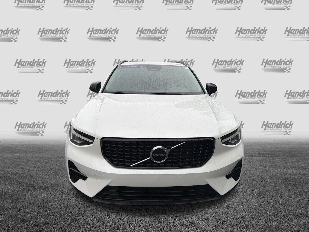 Used 2024 Volvo XC40 Core Bright Theme SUV