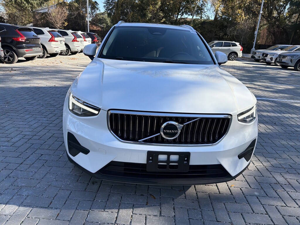 Certified 2025 Volvo XC40 Plus Bright Theme SUV