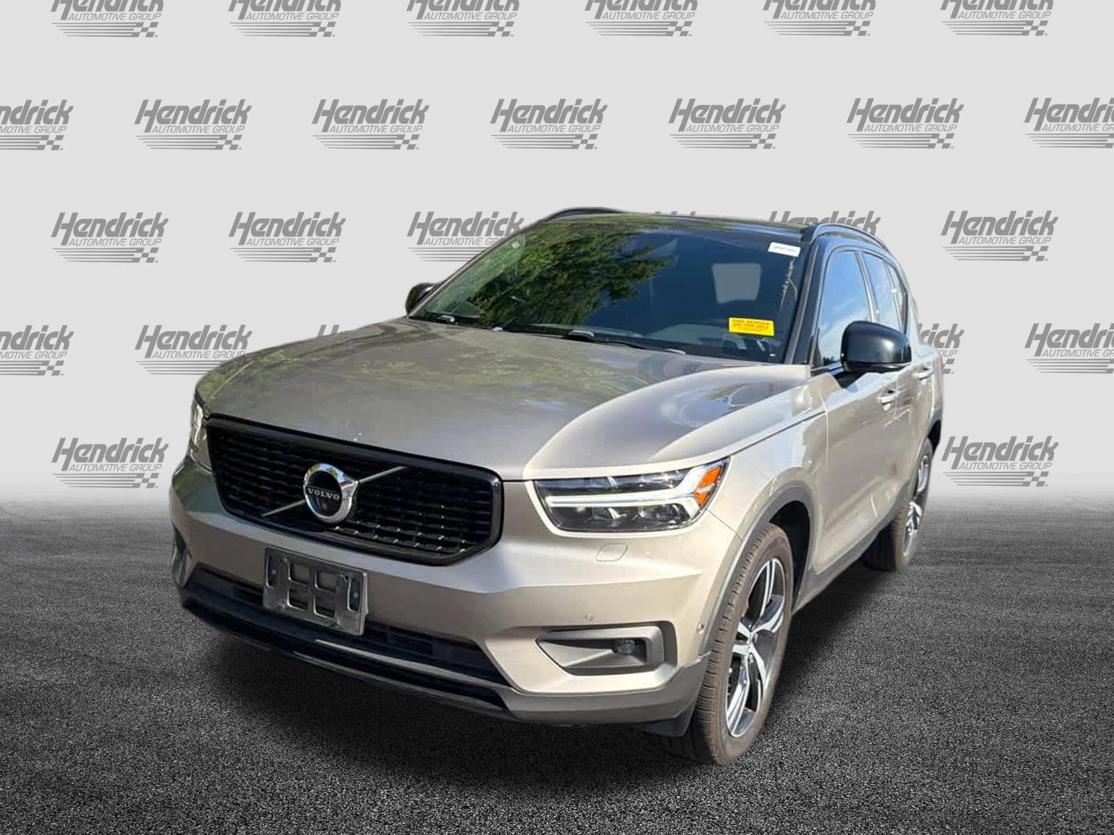 2022 Volvo XC40 R-Design photo 5