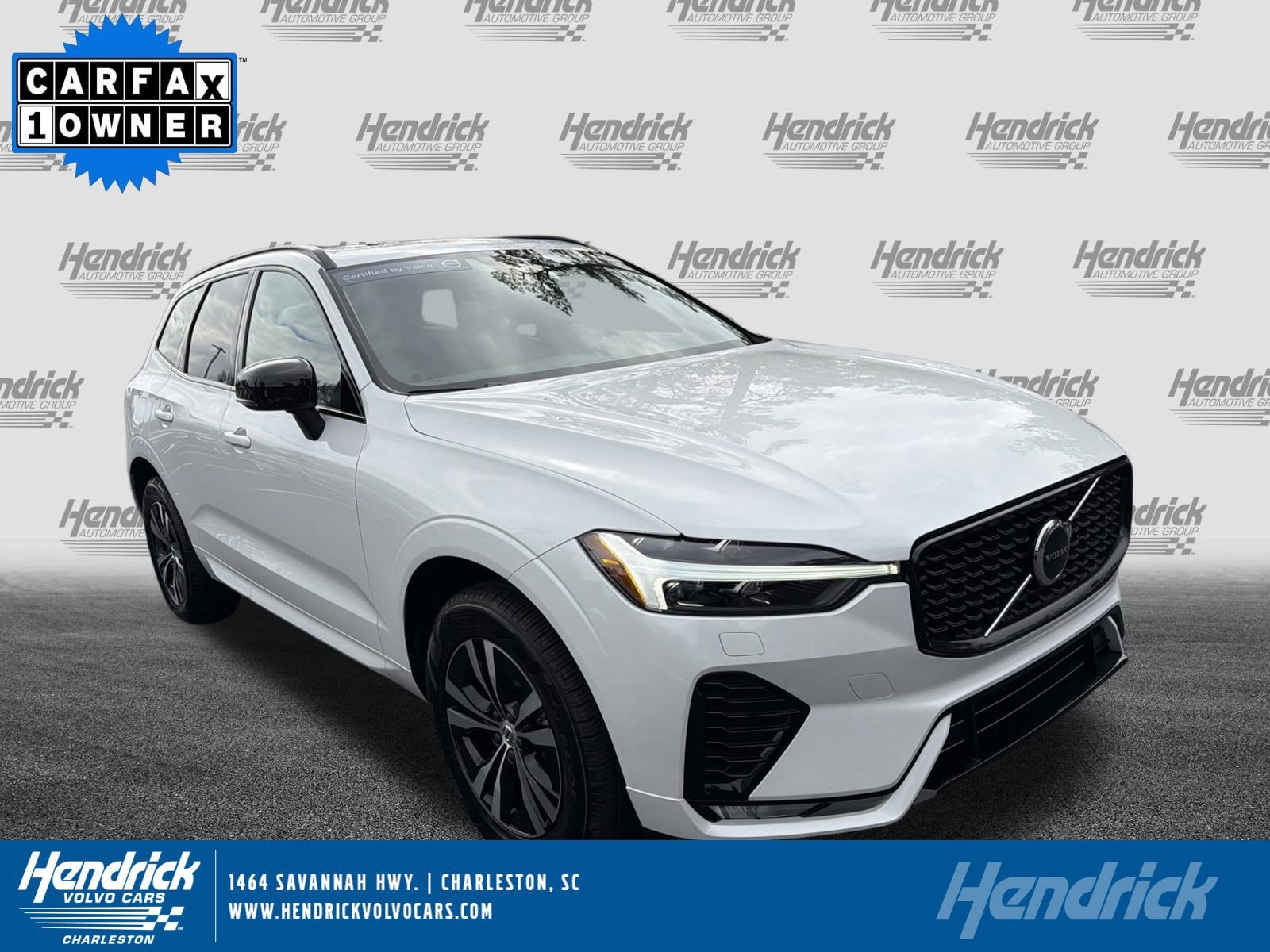 2025 Volvo XC60 Core's photo