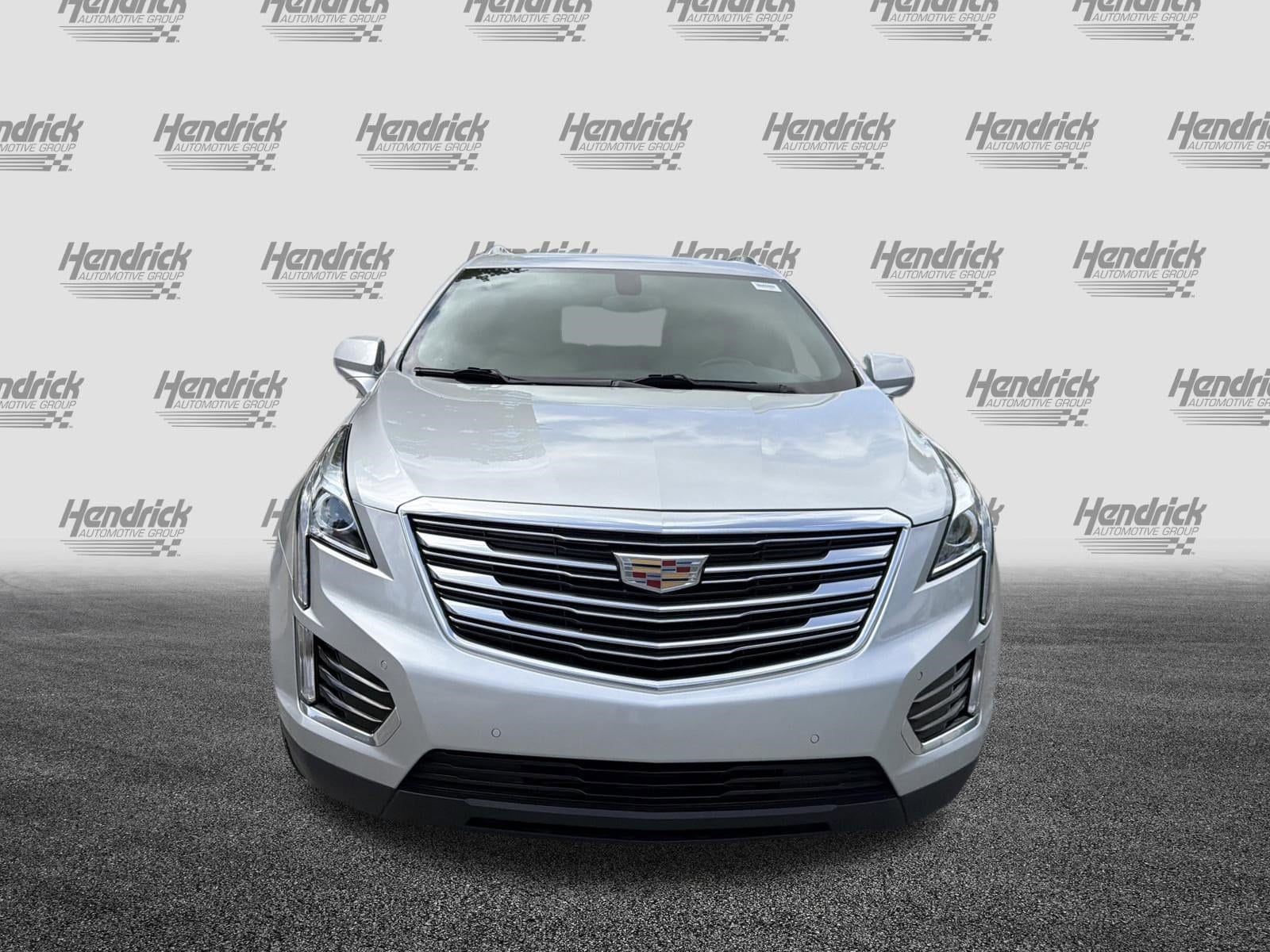 2017 CADILLAC XT5 Luxury FWD photo 2