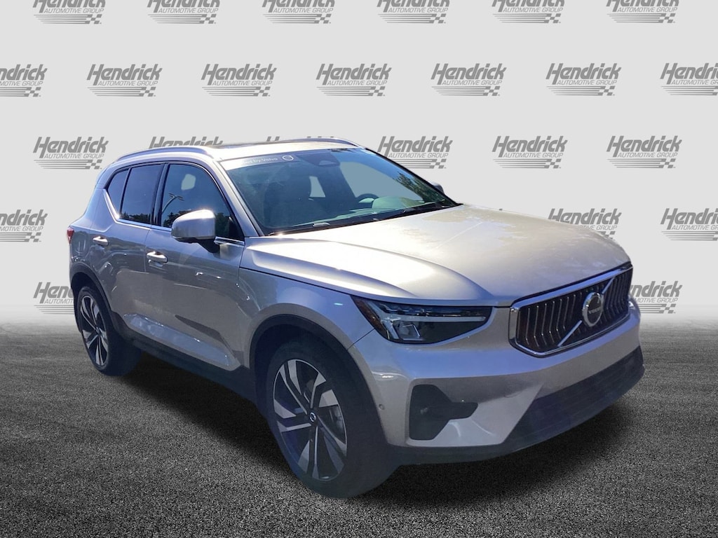 Certified 2023 Volvo XC40 Plus Bright Theme SUV