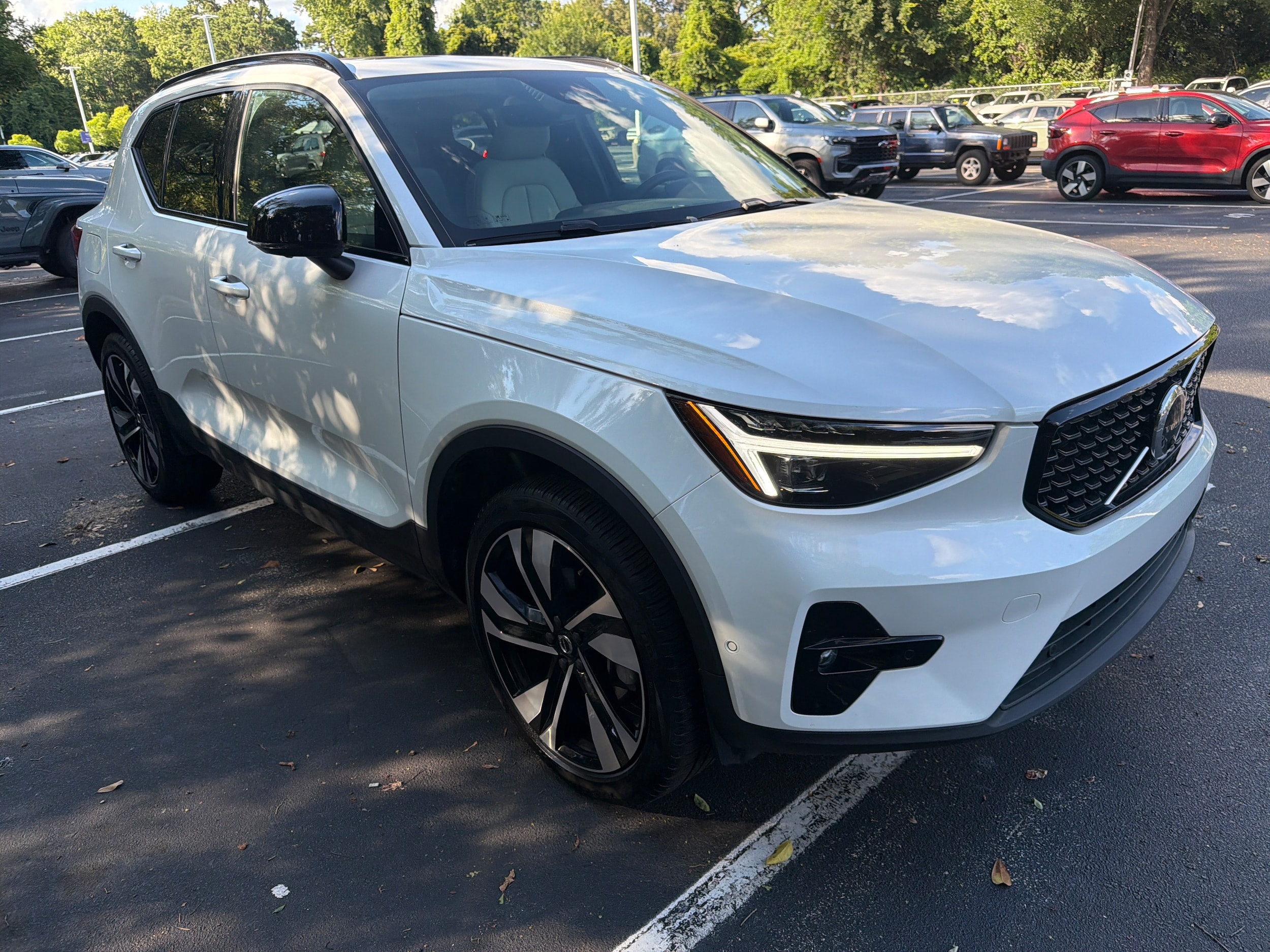 Volvo XC40 Ultra Dark Theme