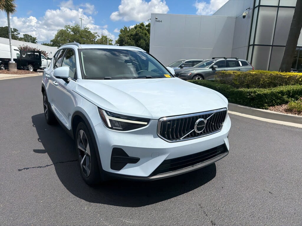 Used 2024 Volvo XC40 Core Bright Theme SUV