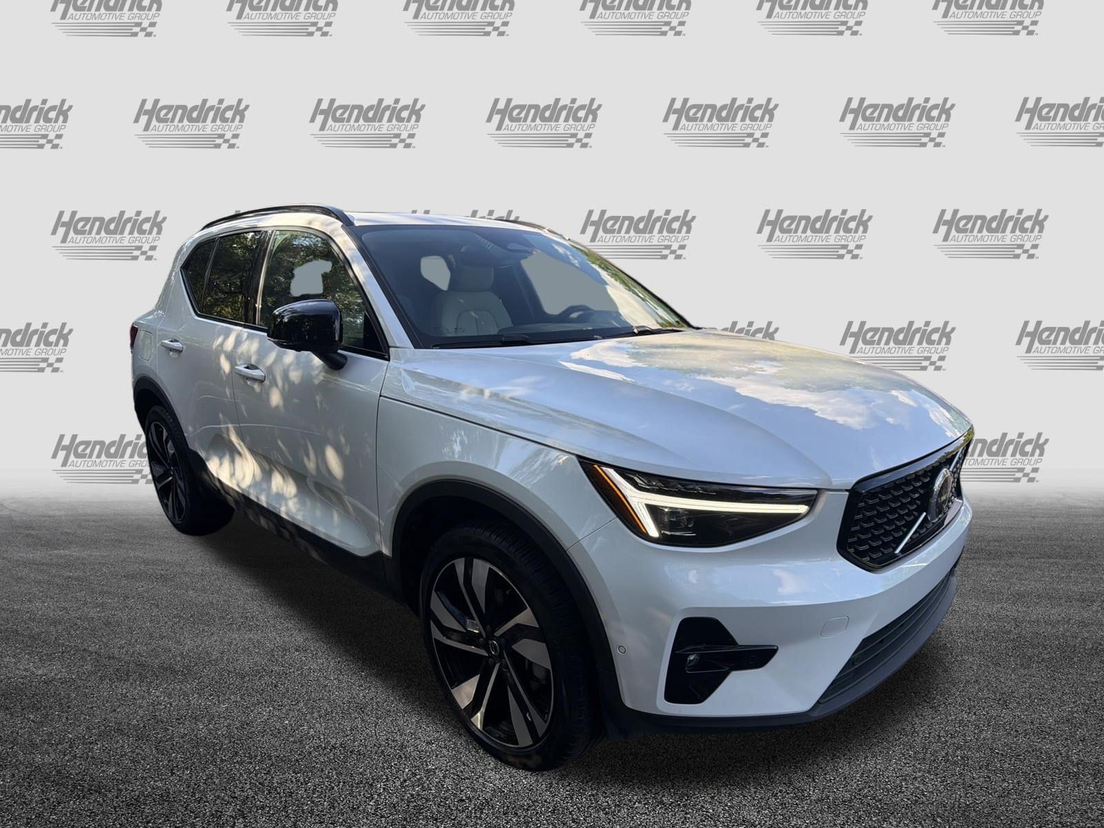Certified Pre-Owned Volvo XC40 for sale in Charleston | Hendrick