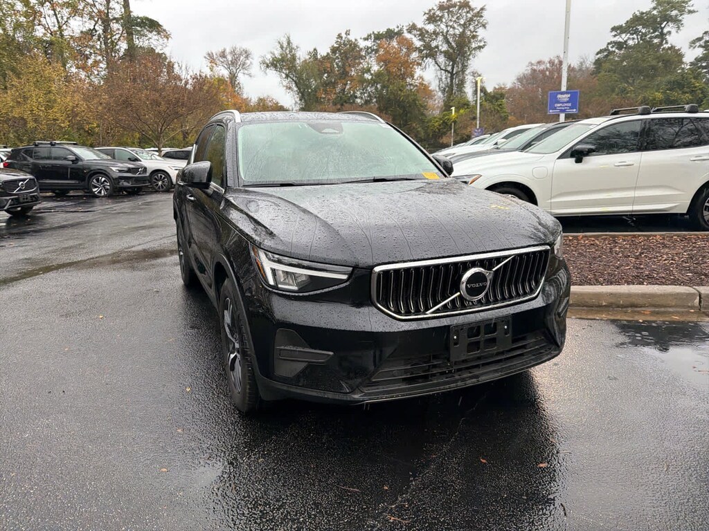 Certified 2025 Volvo XC40 Core Bright Theme SUV