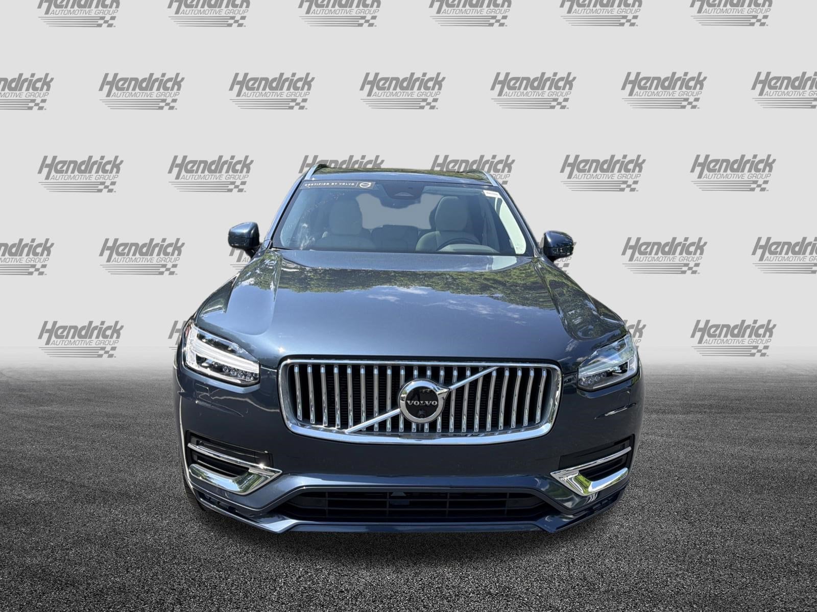 2023 Volvo XC90 Plus photo 2