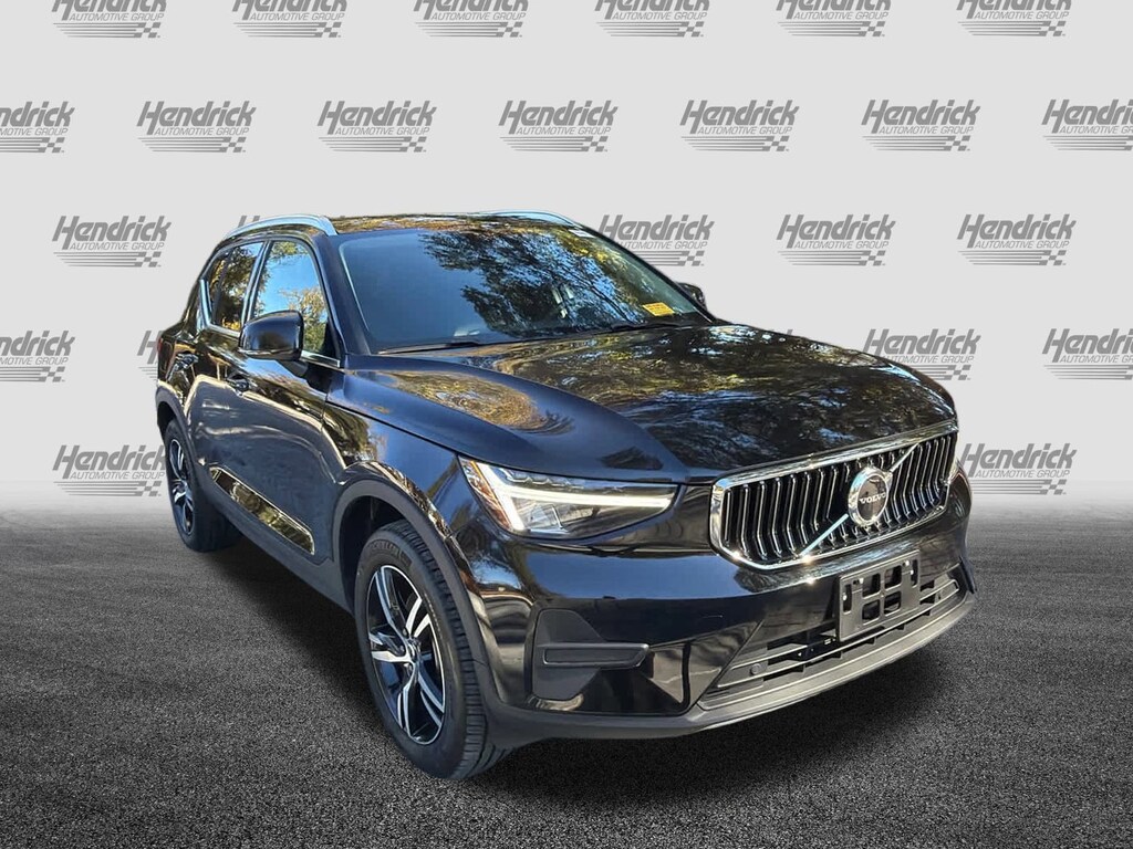 Certified 2025 Volvo XC40 Core Bright Theme SUV