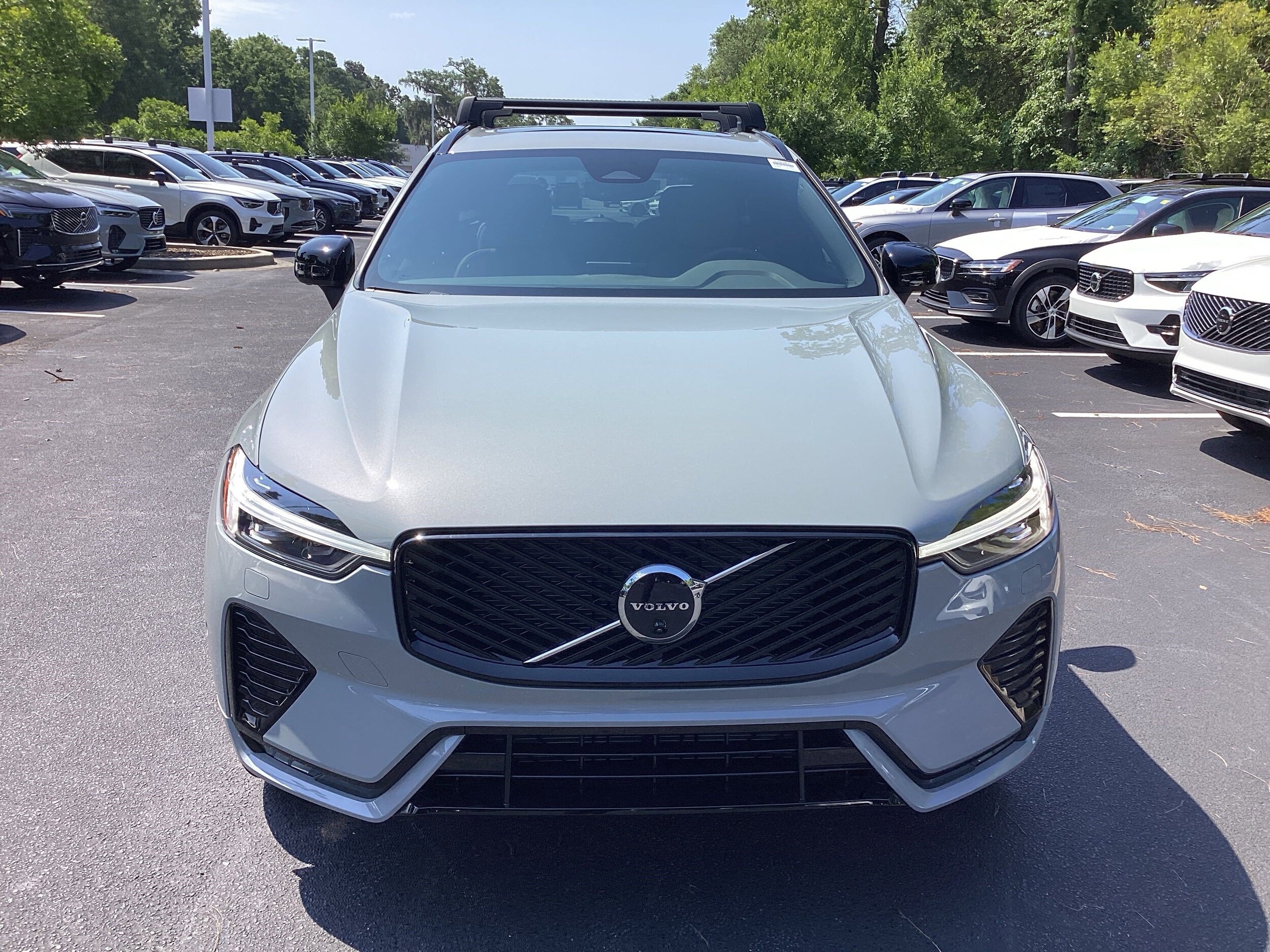 2026 Volvo XC60 B5 Plus photo 3
