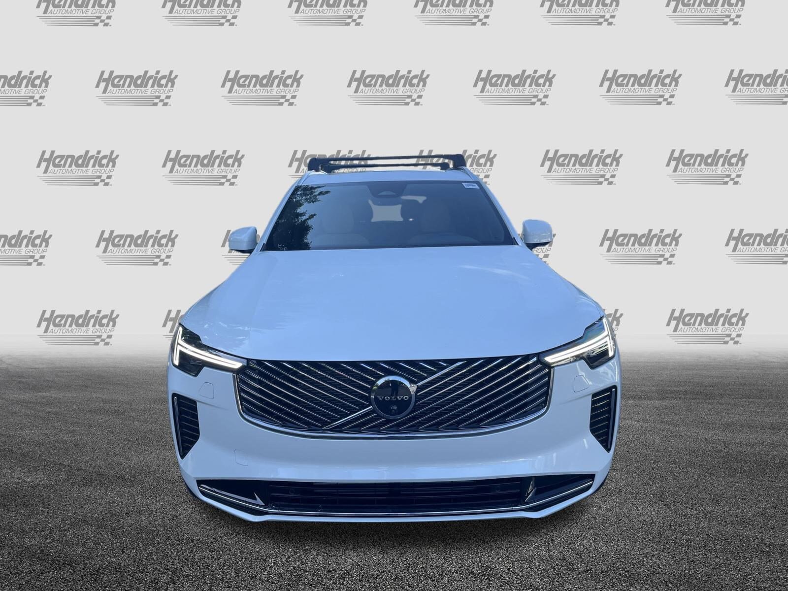 2026 Volvo XC90 T8 Plus photo 2