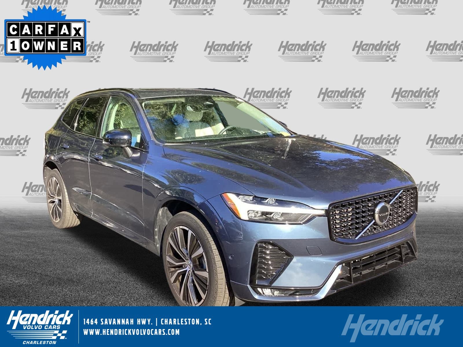 2023 Volvo XC60 Plus's photo