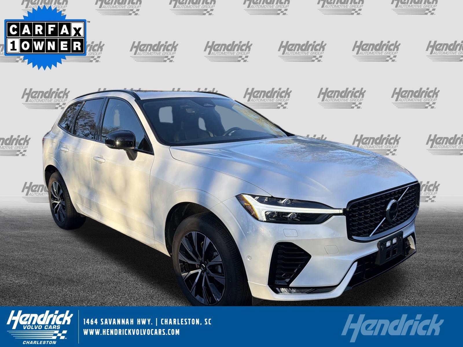 2025 Volvo XC60 Plus's photo
