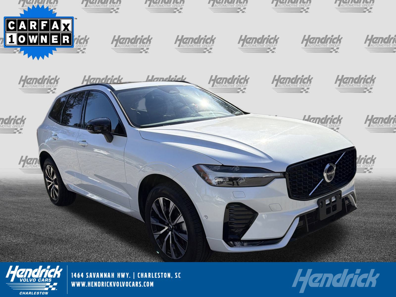 2025 Volvo XC60 Plus's photo
