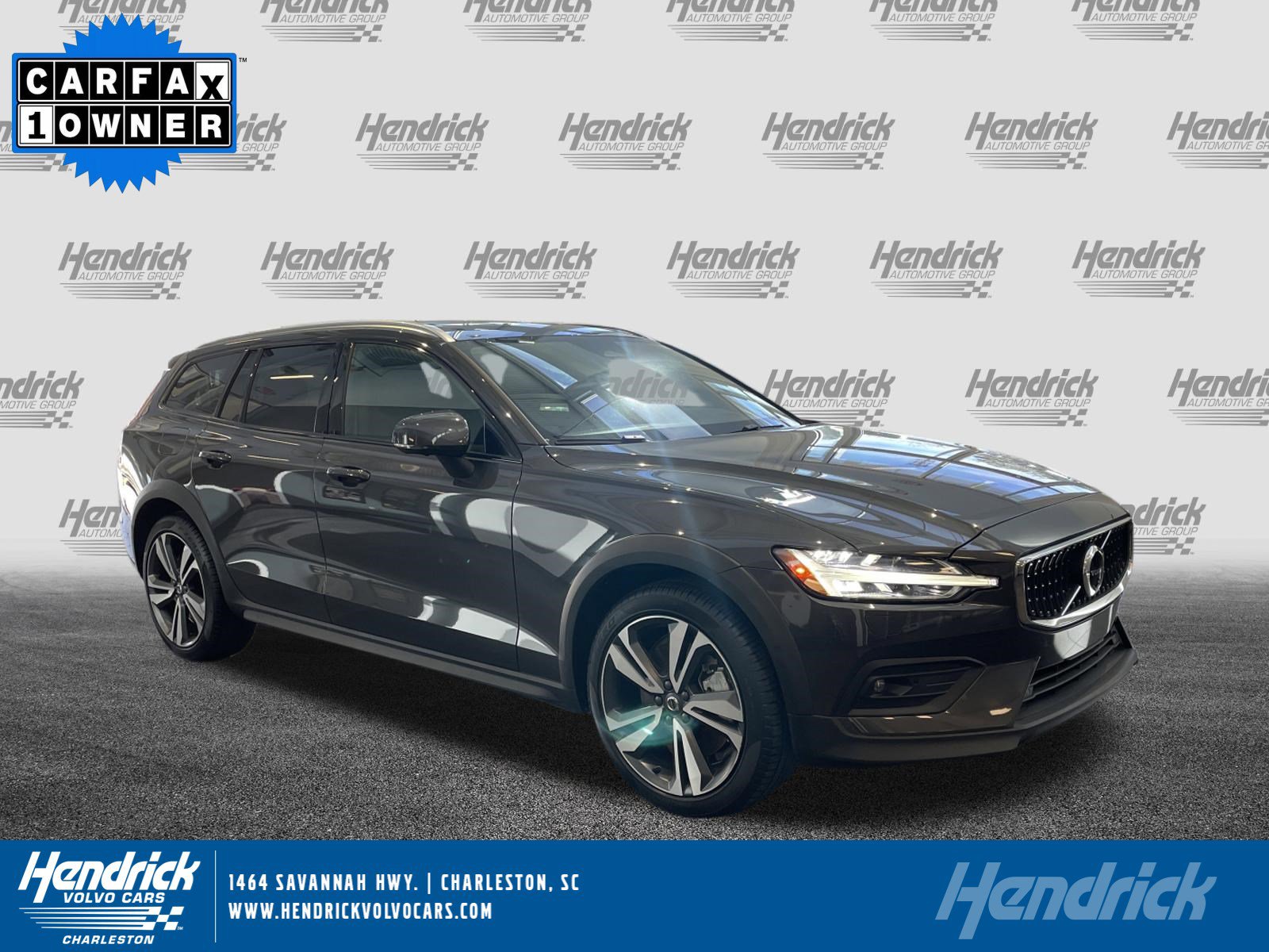 2025 Volvo V60 Cross Country B5 Plus AWD's photo