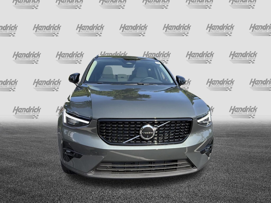 New 2026 Volvo XC40 B5 Plus SUV