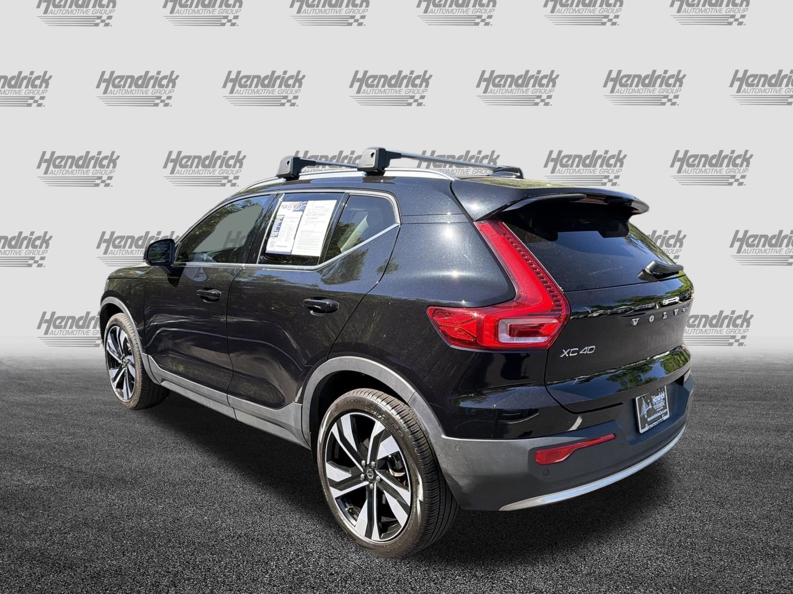 2023 Volvo XC40 Plus Bright Theme photo 5