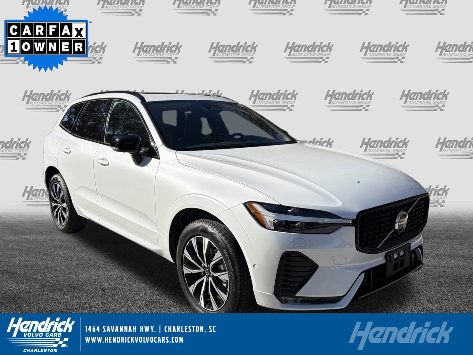 2025 Volvo XC60 Plus's photo