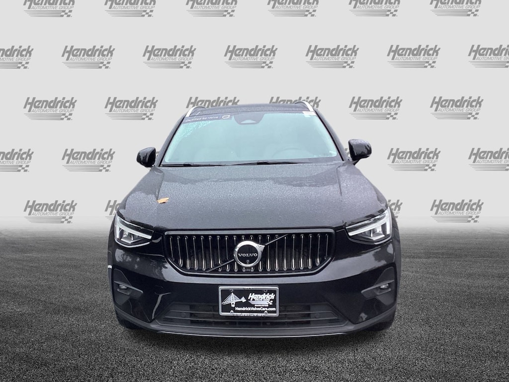 Certified 2024 Volvo XC40 Plus Bright Theme SUV