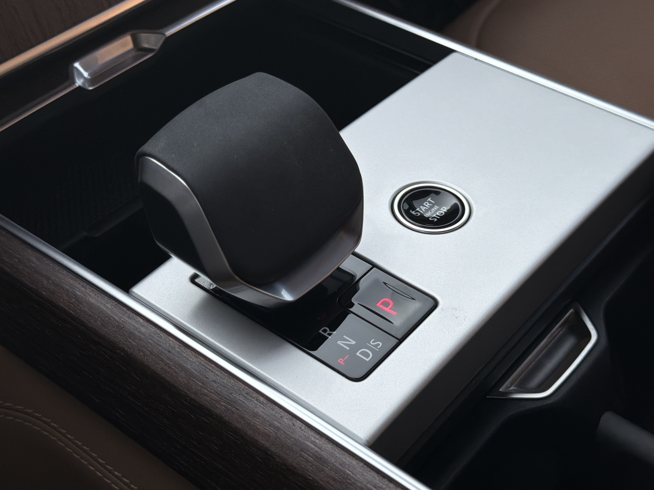 2024 Land Rover Range Rover SE - Photo 25