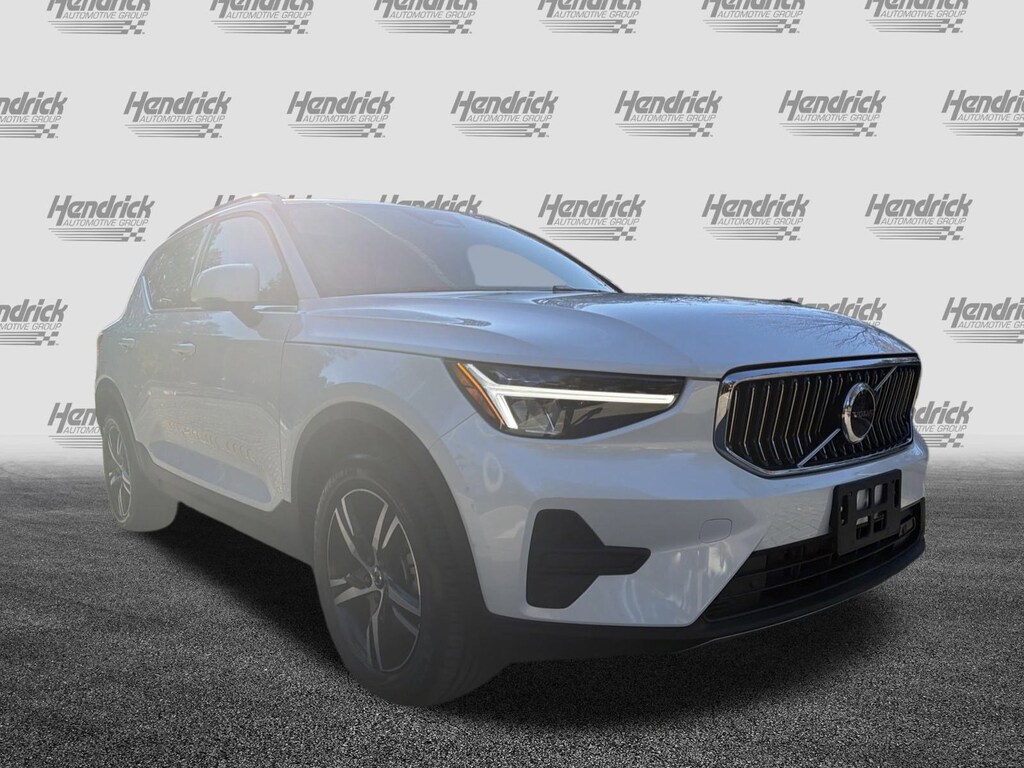 Certified 2025 Volvo XC40 Core Bright Theme SUV